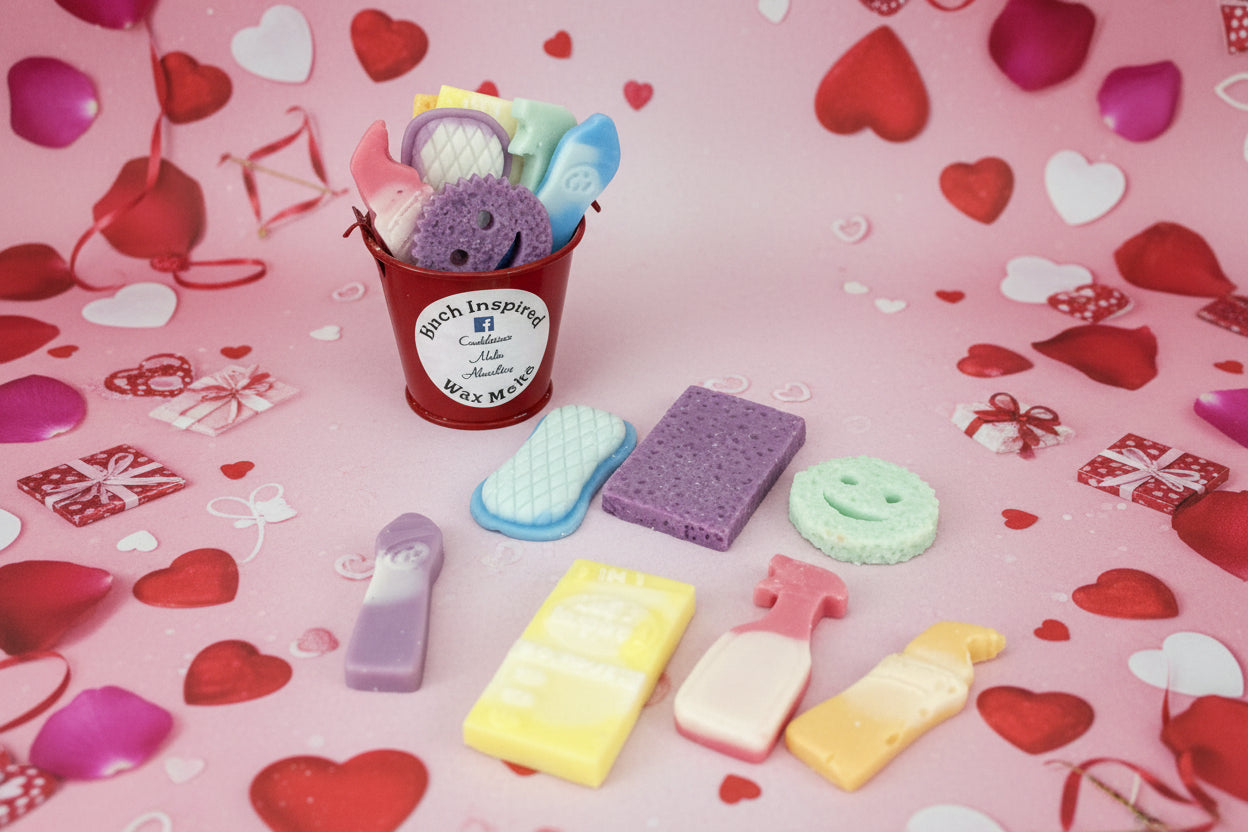 Hinch Type Wax Melts In a Red Bucket